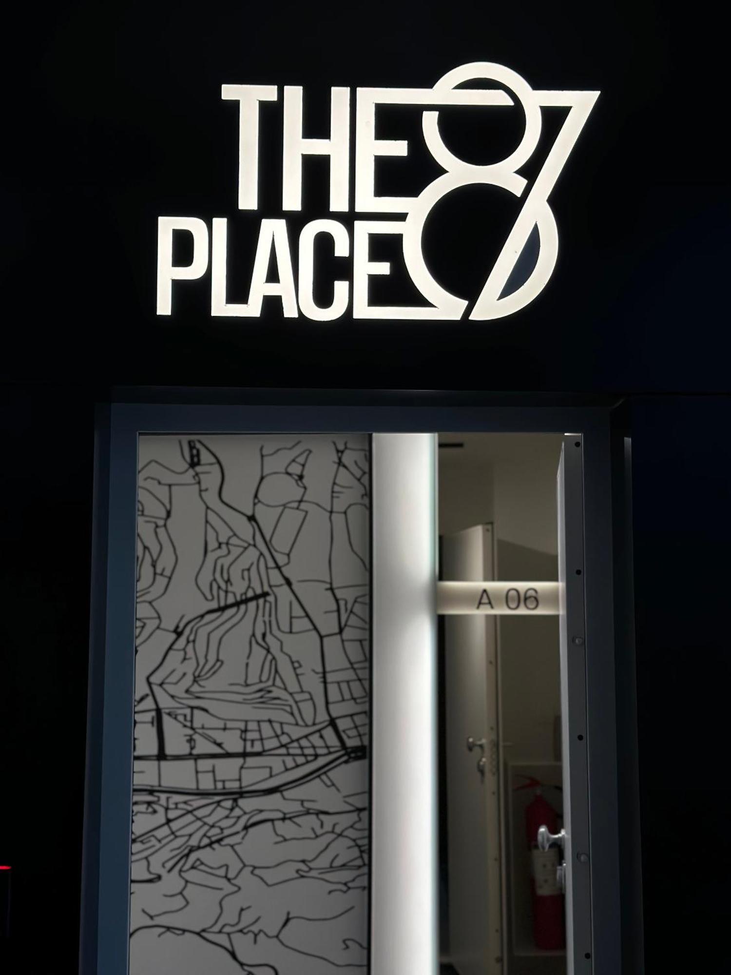 The Place 87 Apartman