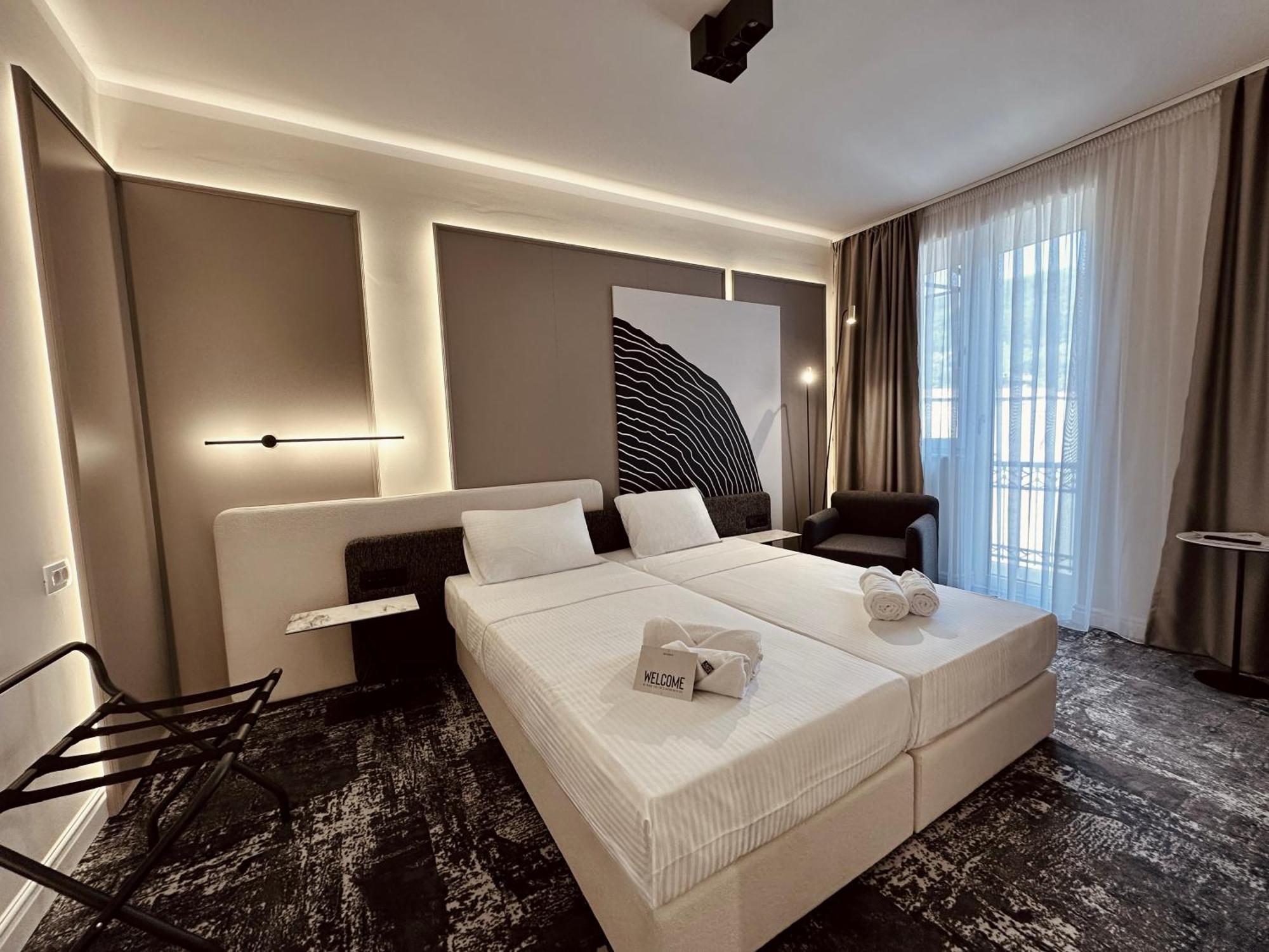 Apartman The Place 87 *